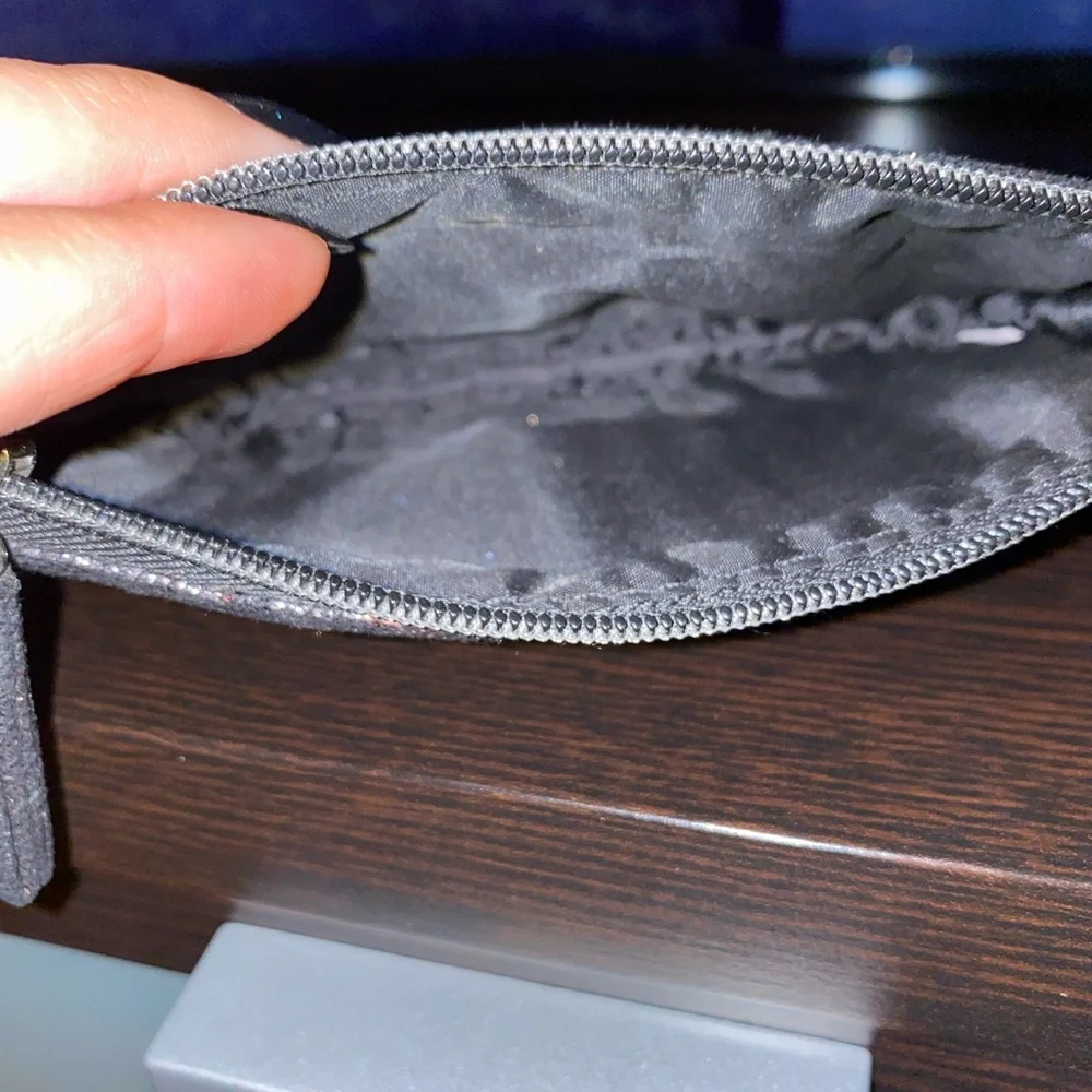 Victoria Secret pouch - Picture 4 of 4
